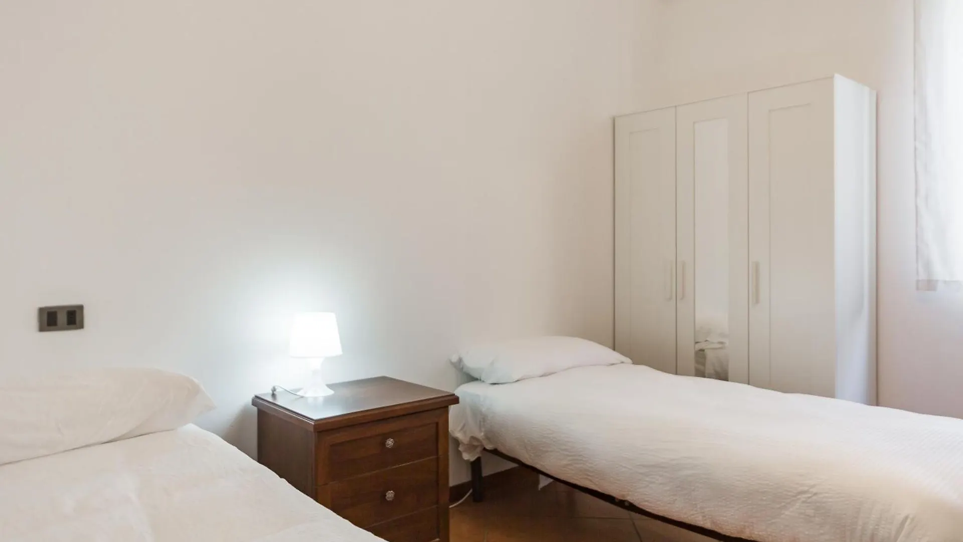 Ferienwohnung Garden Flat Mailand Apartment